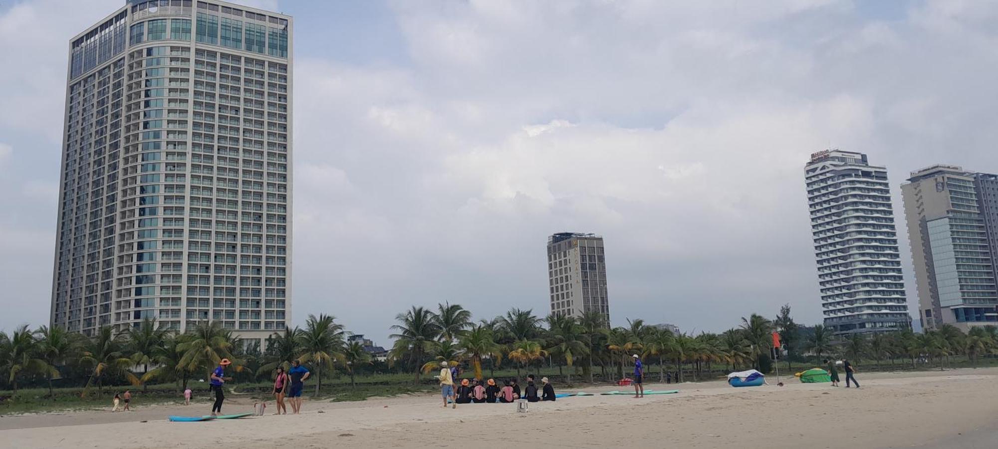 Beachfront Luxury Apartment - Rooftop Pool - 다낭 외부 사진